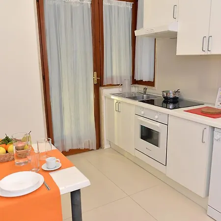 Apartment Tizi Corso Reginna *