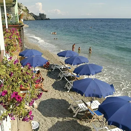 Tizi Corso Reginna Apartment