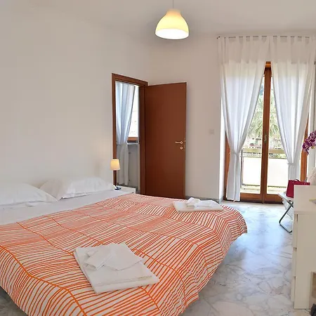 Tizi Corso Reginna Maiori